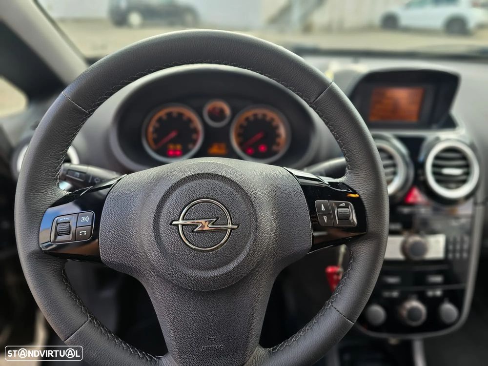 Opel Corsa 1.2 Cosmo - 11