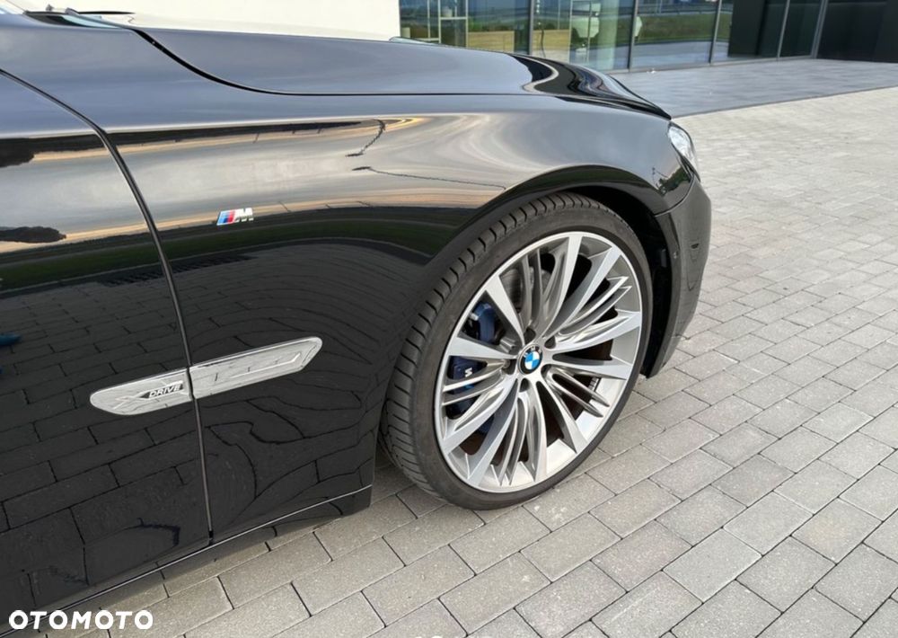 BMW Seria 7 750i L xDrive - 12