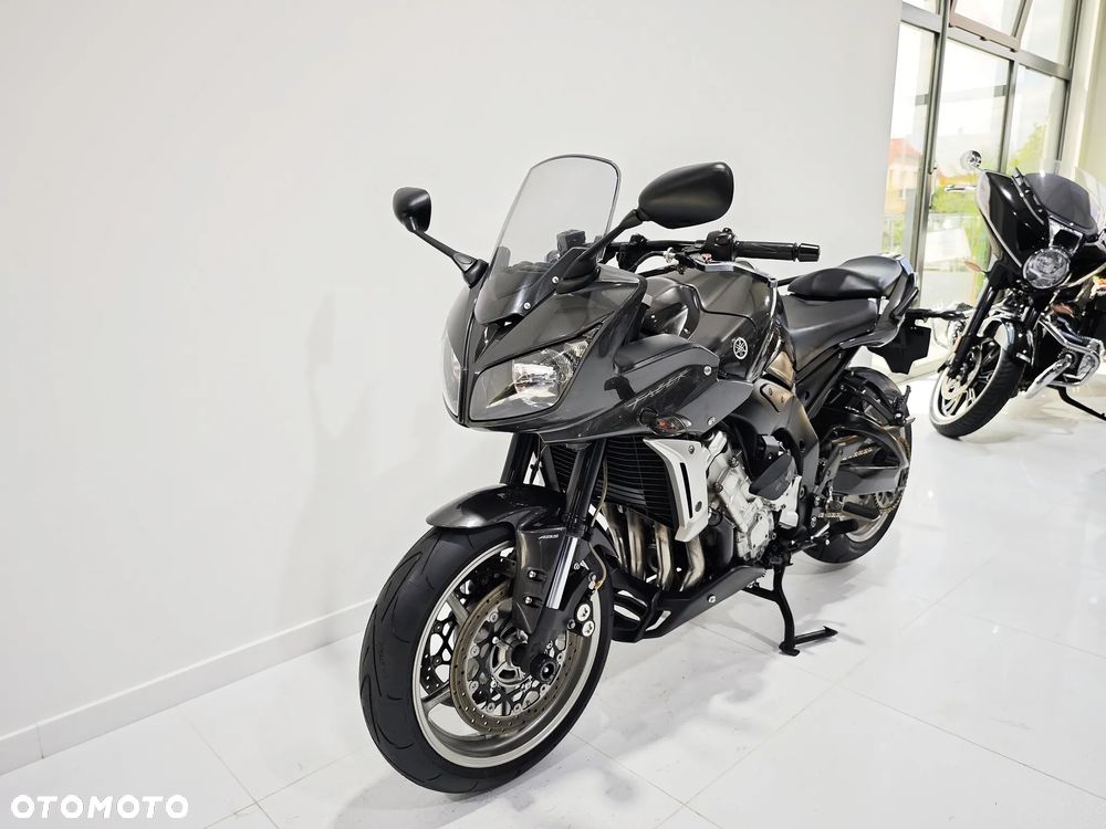 Yamaha FZ - 16