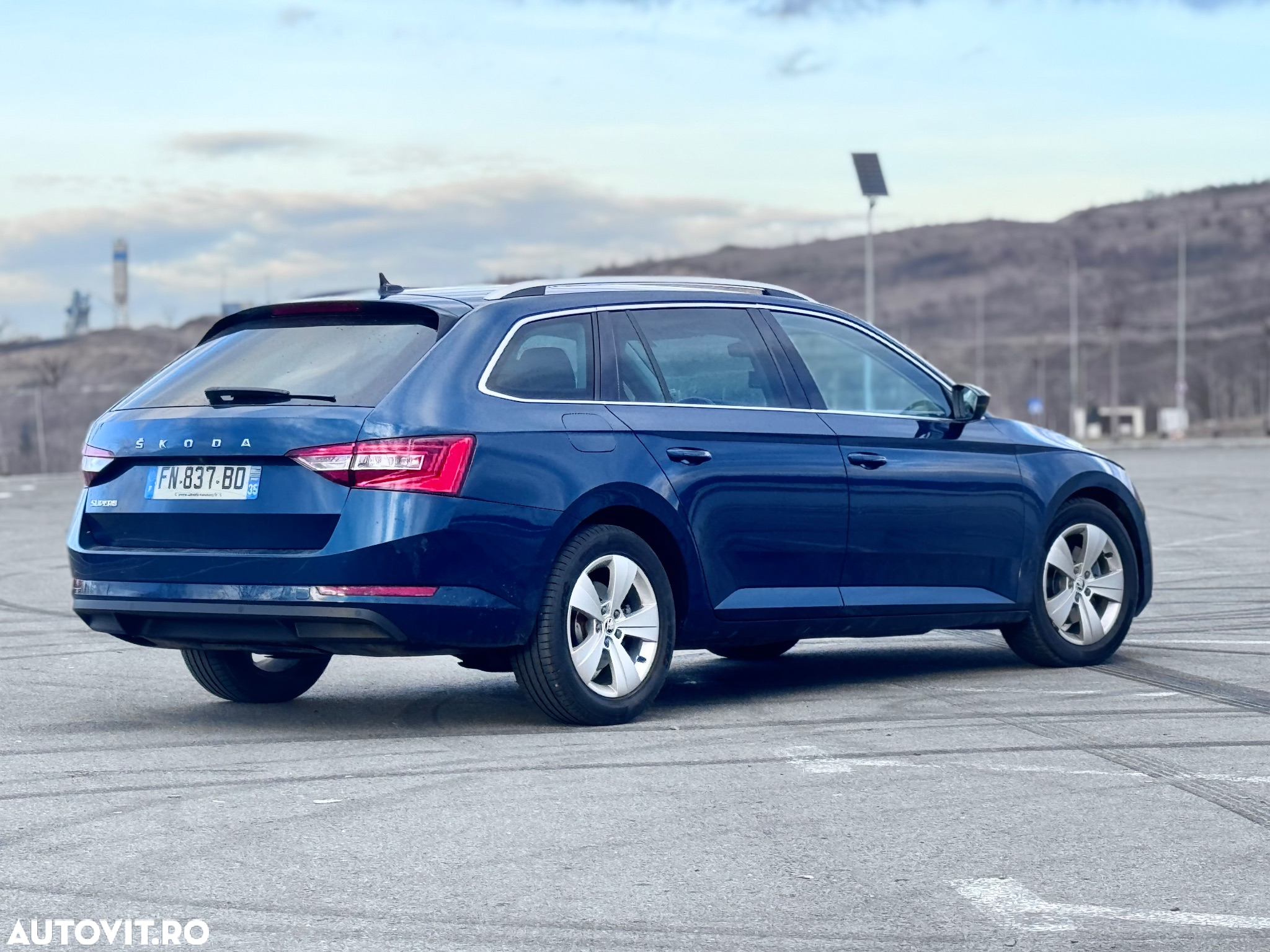 Skoda Superb Combi 2.0 TDI 150 CP DSG Essence - 15