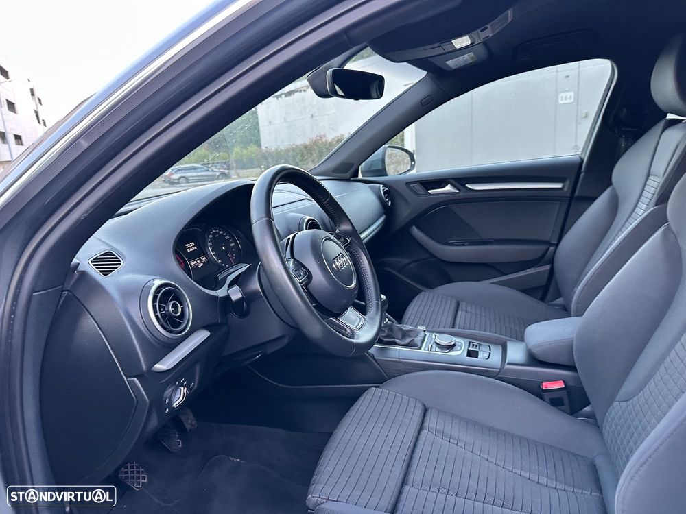 Audi A3 Sportback 1.6 TDI S-line - 27