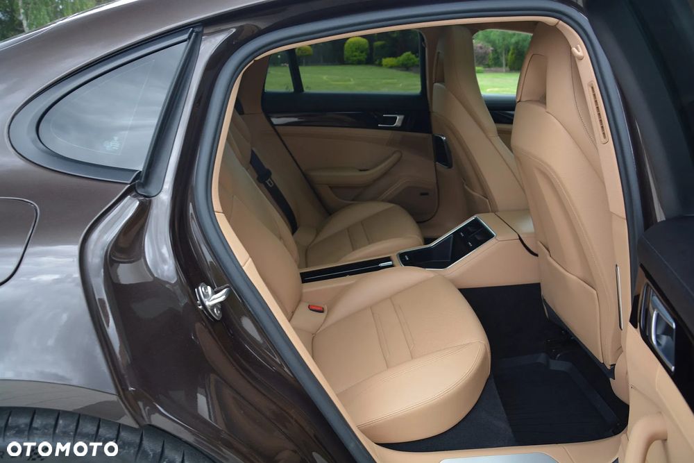 Porsche Panamera 4 - 17