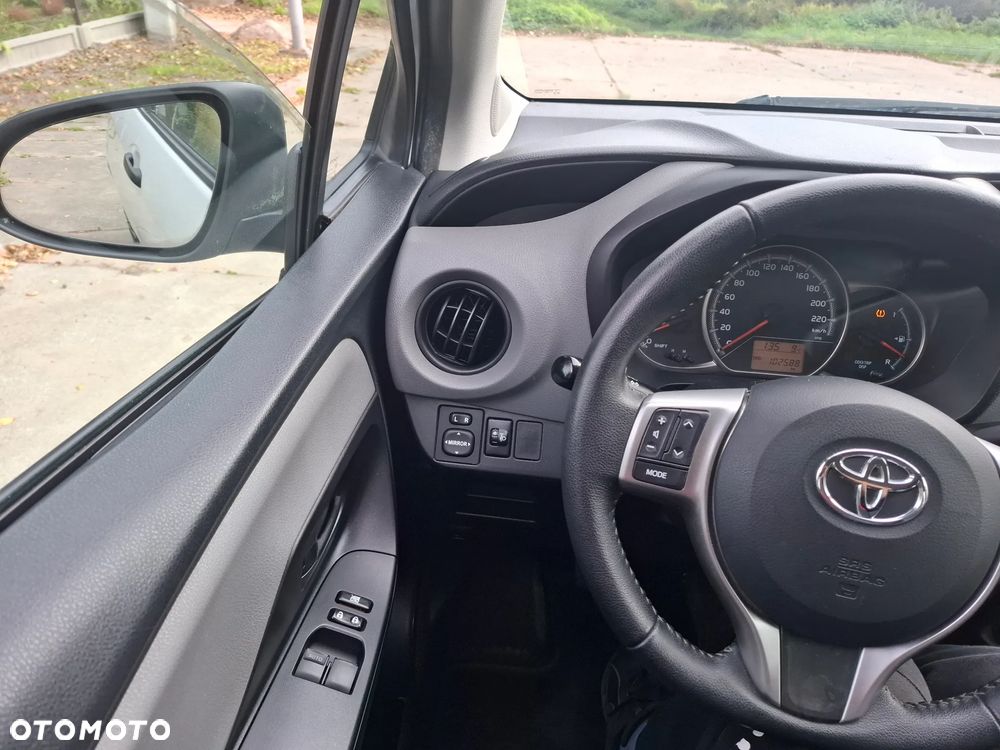 Toyota Yaris - 14