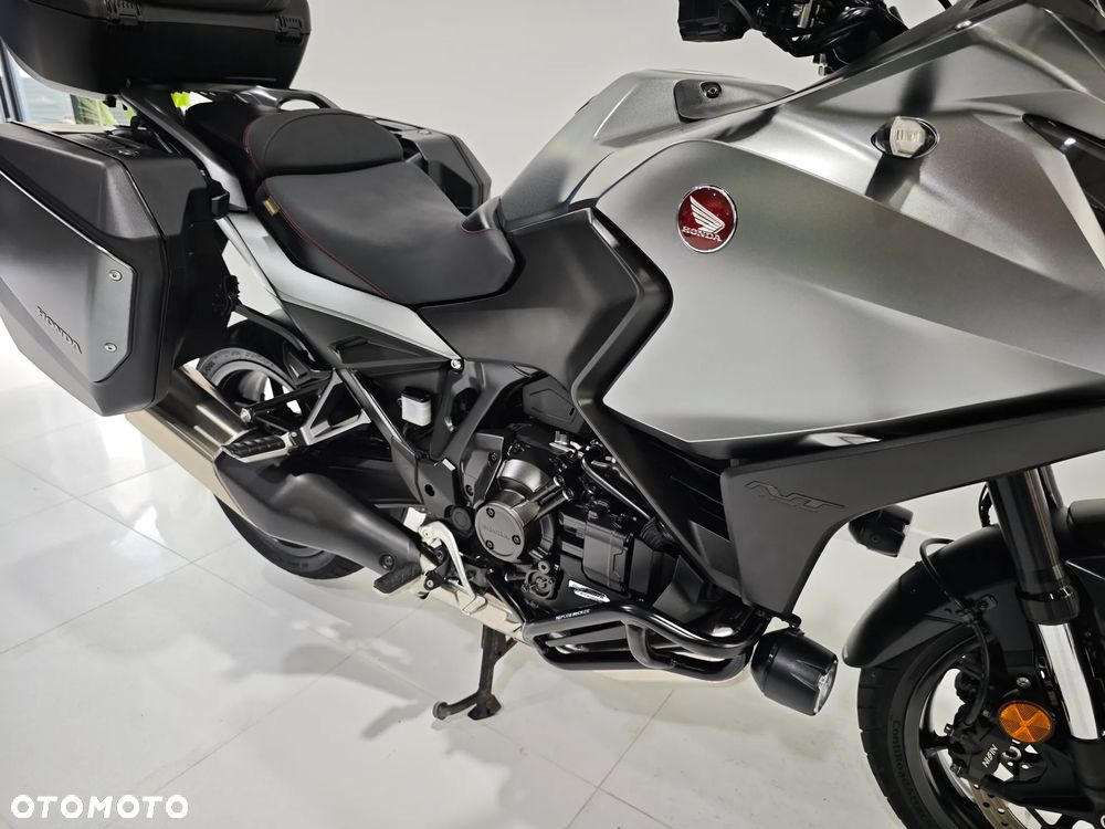 Honda NT - 12