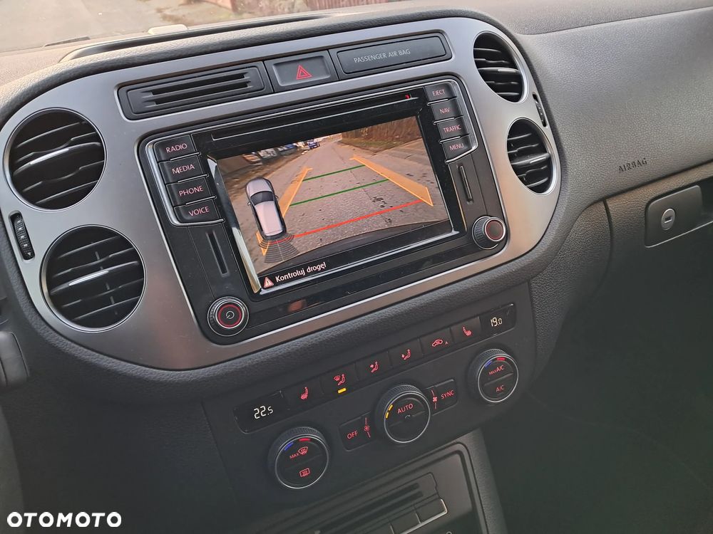 Volkswagen Tiguan ver-2-0-tdi-bmt-scr-4mot-comfortline-dsg - 9