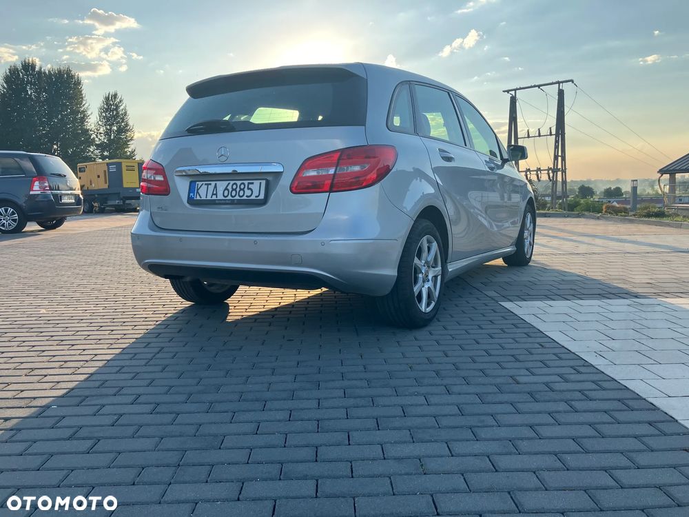 Mercedes-Benz Klasa B 180 (BlueEFFICIENCY) - 4