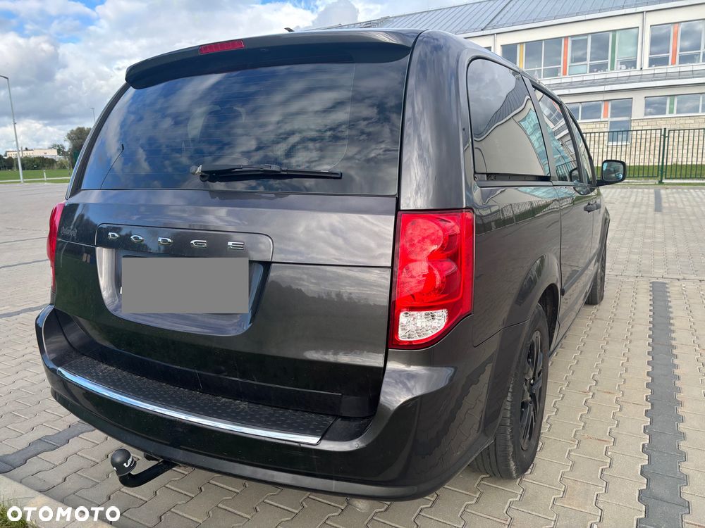 Dodge Grand Caravan - 5