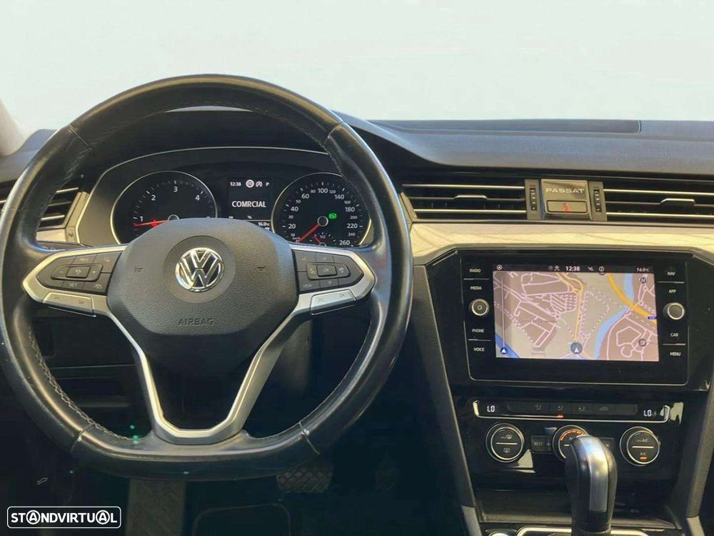 VW Passat 1.6 TDI Business DSG - 11