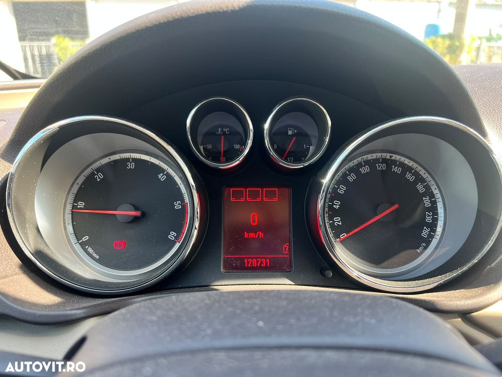 Opel Insignia 2.0 CDTI - 10