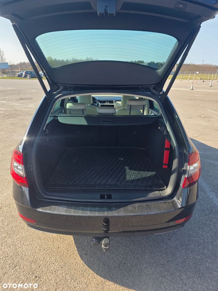 Skoda Octavia 2.0 TDI 4x4 Style DSG - 8