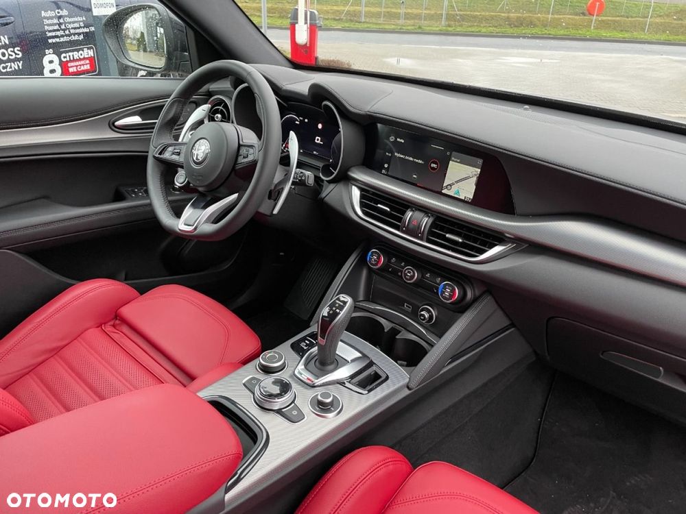 Alfa Romeo Stelvio - 11