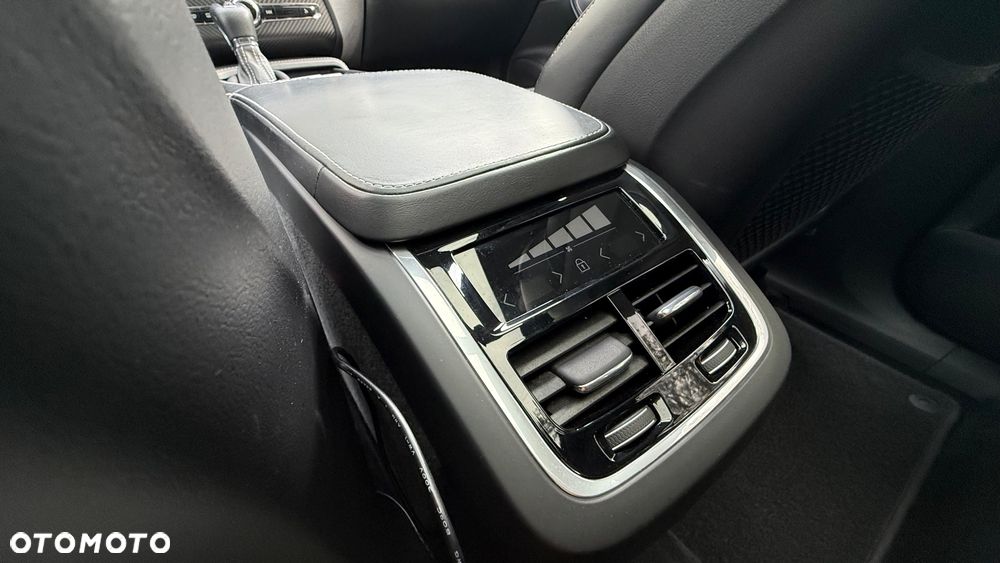 Volvo XC 90 T6 GPF AWD R-Design 7os - 15