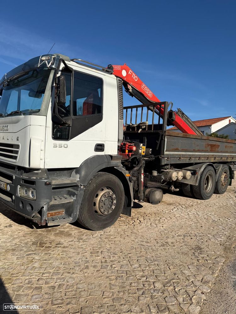 Iveco TRIBASCULANTE GRUA C/ RÁDIO COMANDO - 1