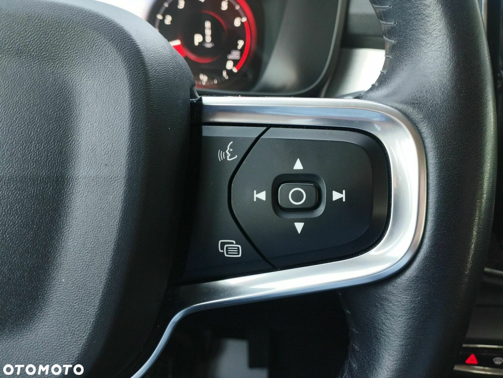 Volvo XC 40 T3 Momentum Pro - 35