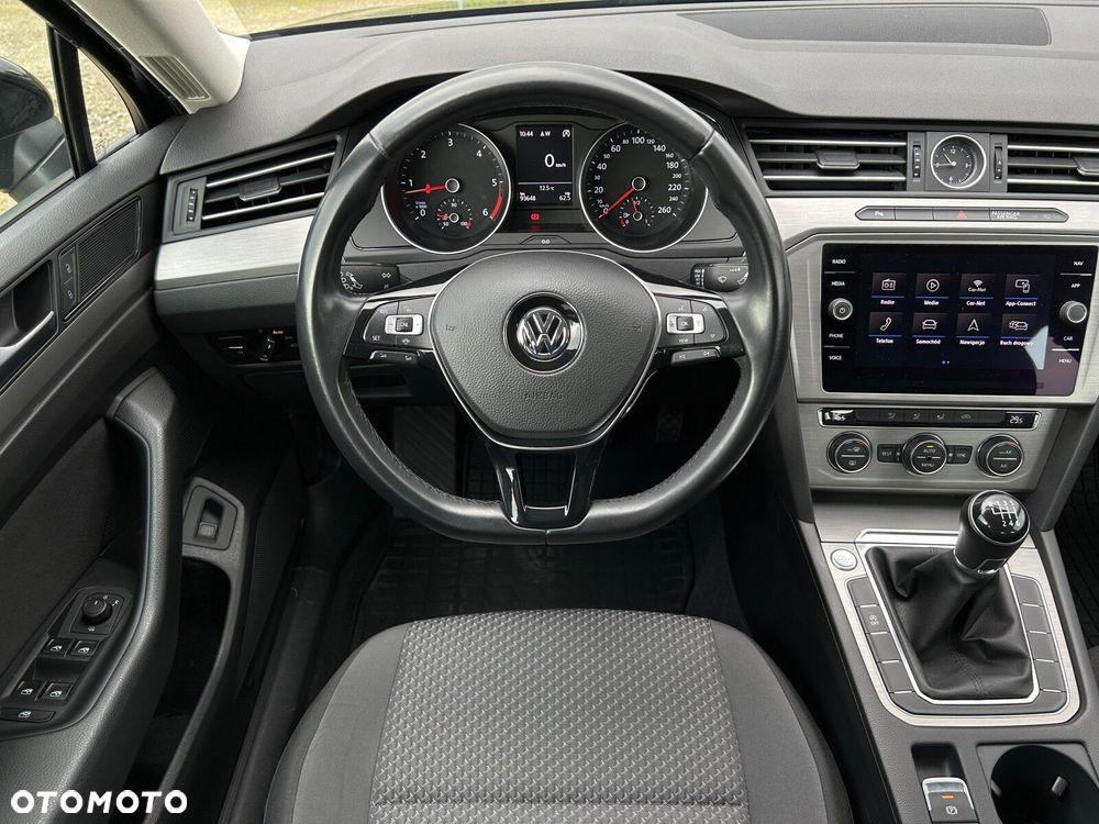 Volkswagen Passat 2.0 TDI SCR Trendline - 7
