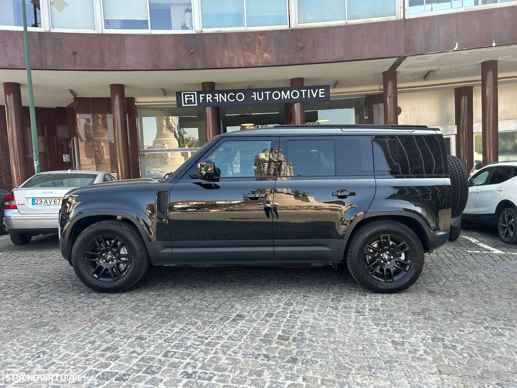 Land Rover Defender 2.0 P300e 110 AWD S - 1