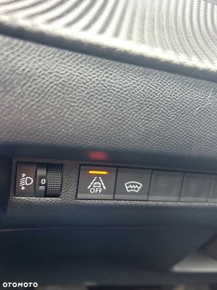 Peugeot 2008 1.2 Pure Tech GPF Allure S&S EAT6 - 25