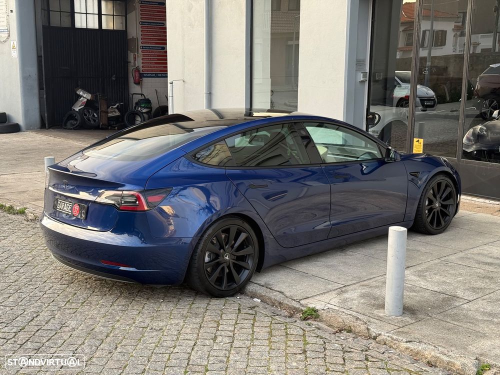 Tesla Model 3 - 10