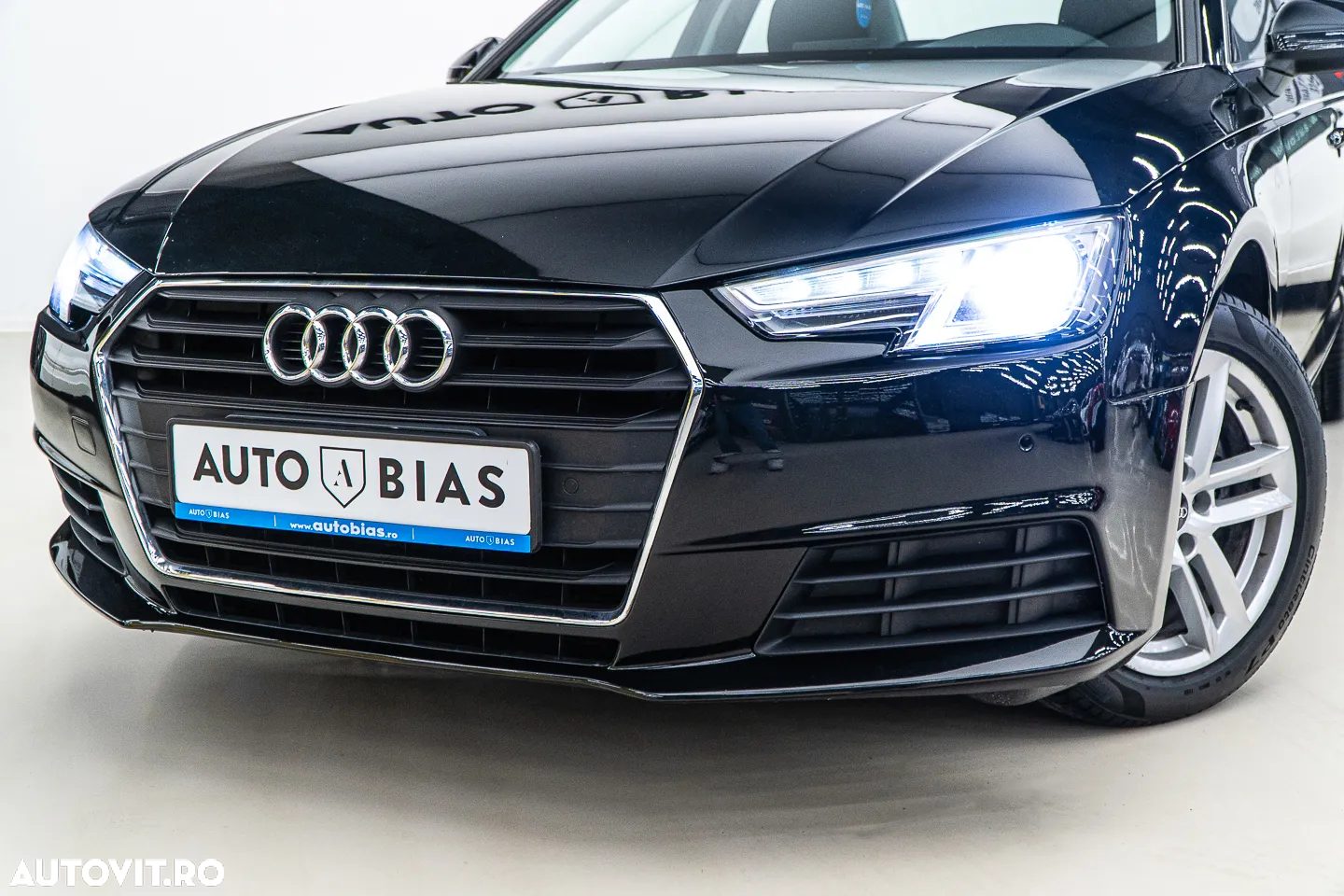 Audi A4 2.0 TDI S tronic Design - 11