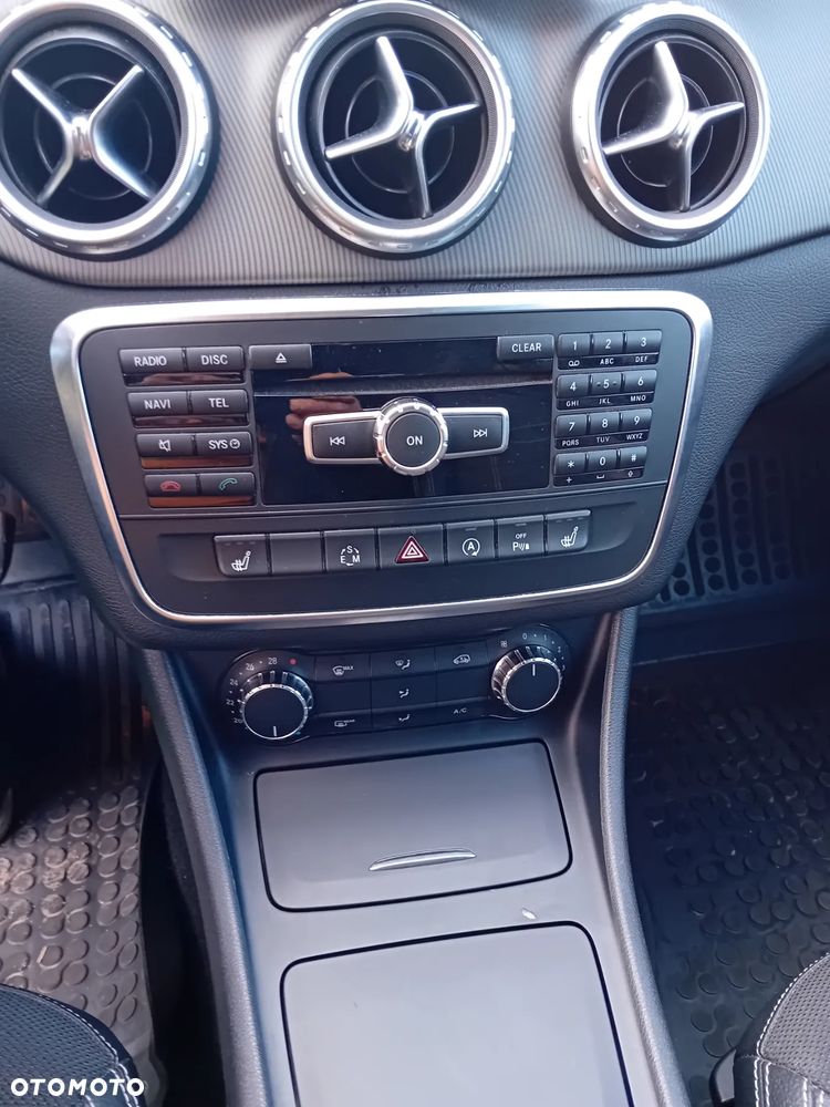 Mercedes-Benz GLA 250 4-Matic - 11