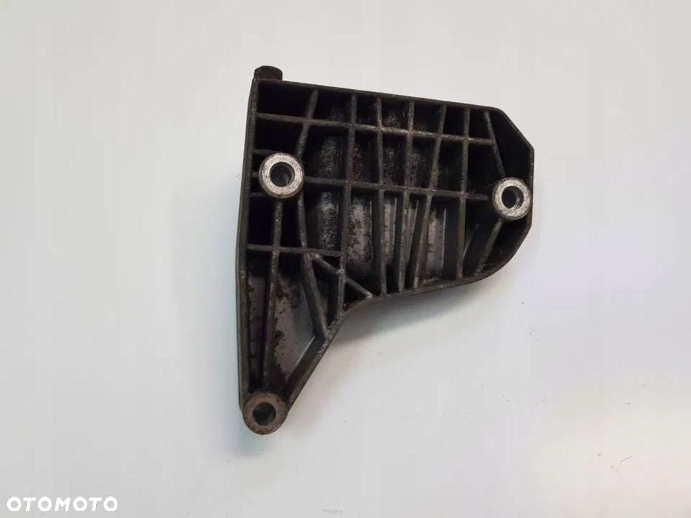 UCHWYT ŁAPA MOCOWANIE POMY WSPOMAGANIA BMW E87 E90 - 2