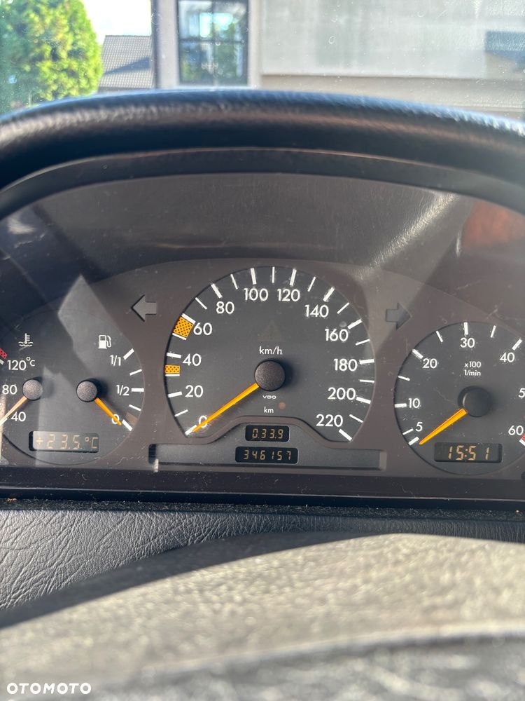 Mercedes-Benz Klasa C 250 D Turbo Elegance - 15
