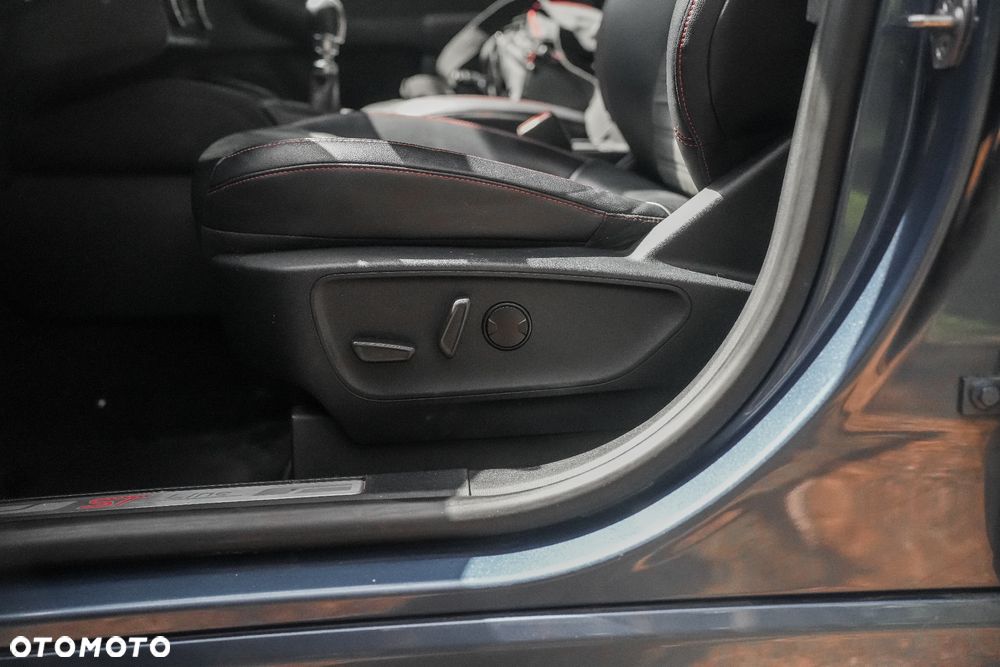 Ford Kuga 1.5 EcoBoost FWD ST-Line X - 40
