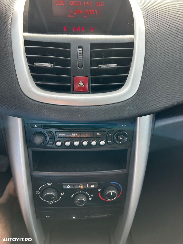 Peugeot 207 - 6