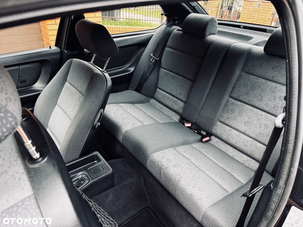 BMW Seria 3 316i - 17