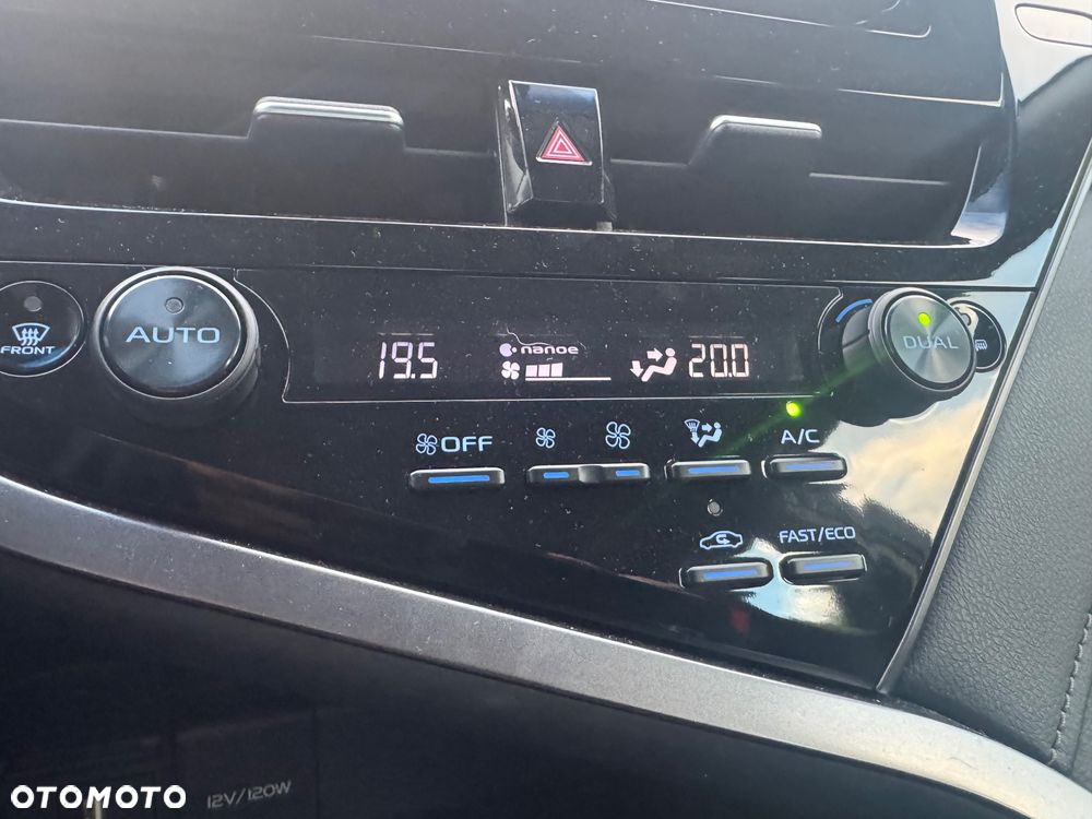 Toyota Camry 2.5 Hybrid Comfort CVT - 23