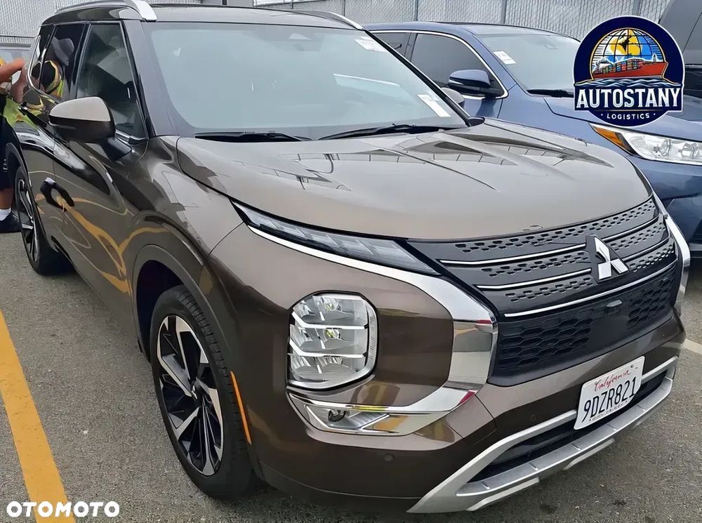 Mitsubishi Outlander - 2