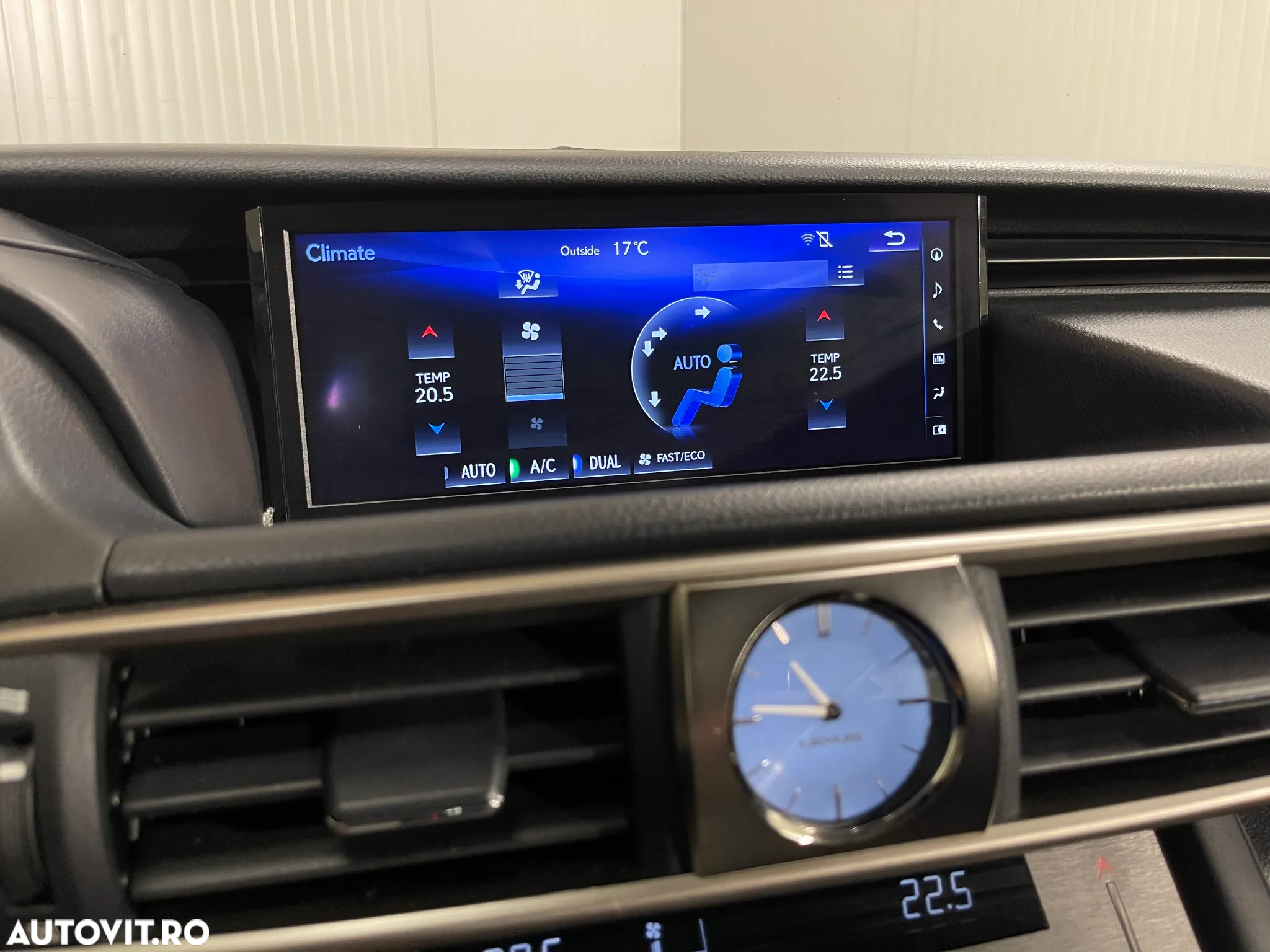 Lexus Seria IS 300h Executive - 21