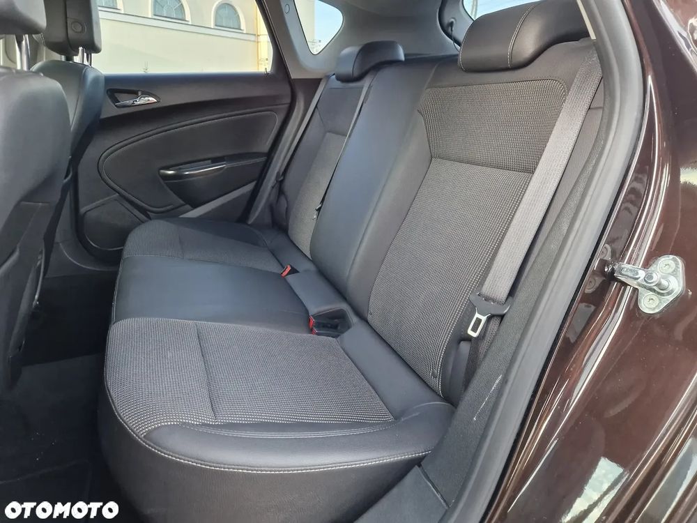 Opel Astra 1.4 T Cosmo S&S - 9