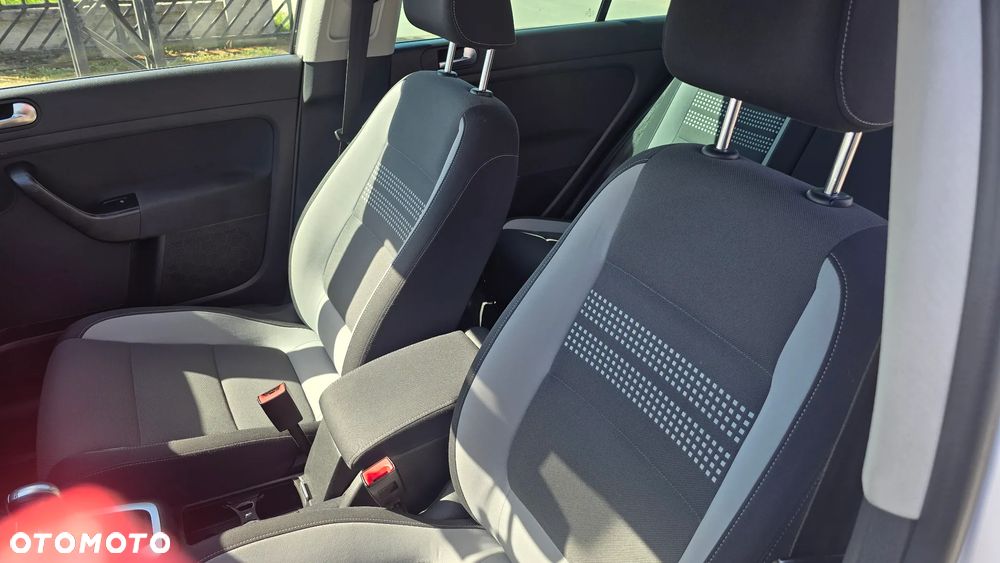 Volkswagen Golf Plus 2.0 TDI DSG Trendline - 7