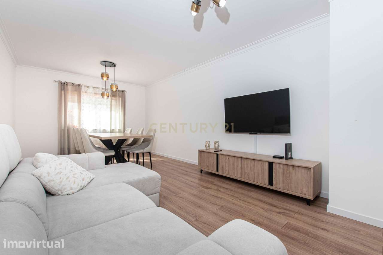 Apartamento T3 com Parqueamento e Arrecadação - Grande imagem: 3/25