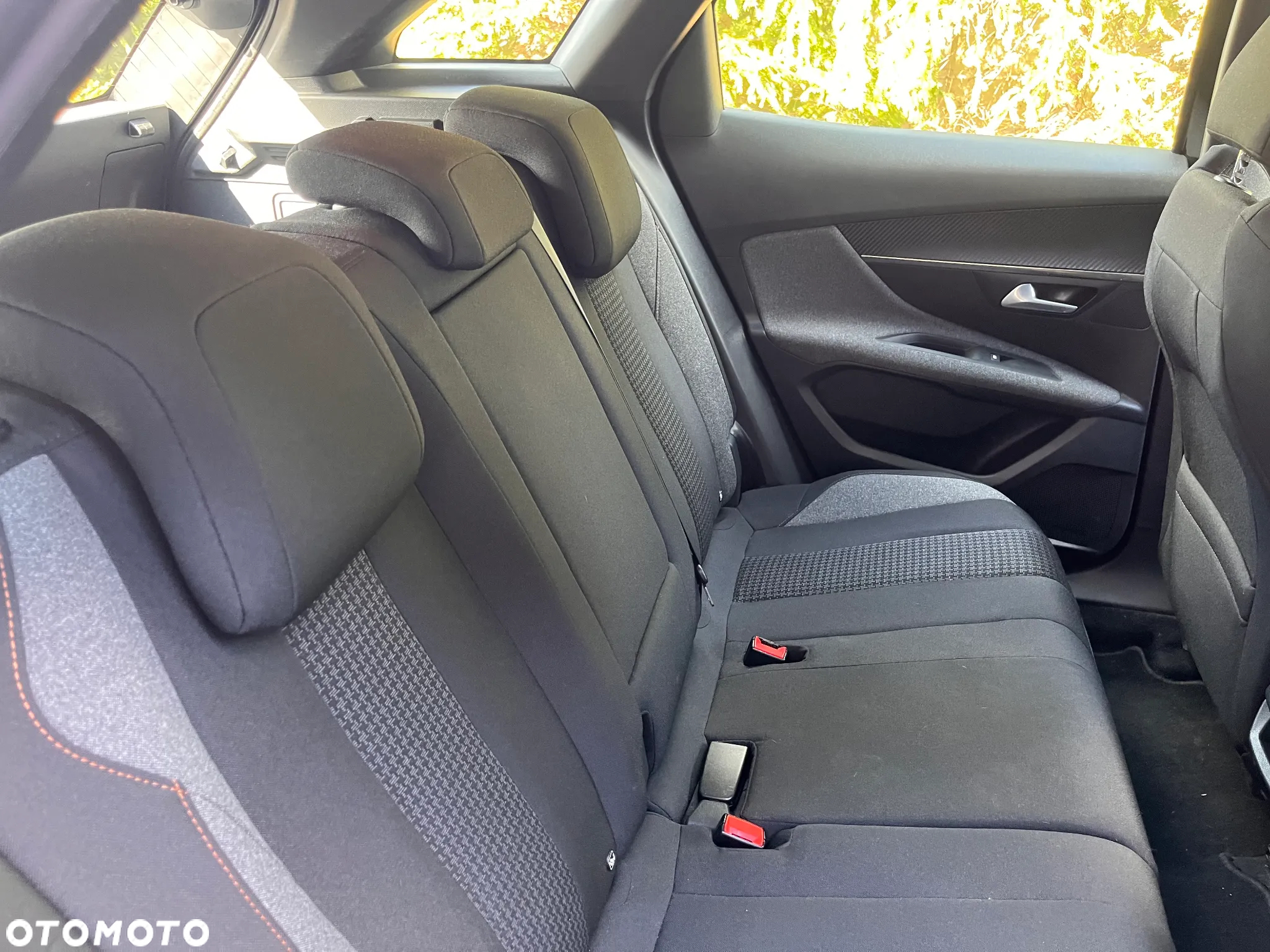 Peugeot 3008 1.2 PureTech GPF Active S&S EAT8 - 7