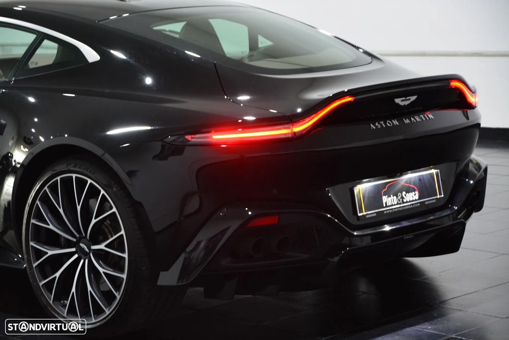 Aston Martin Vantage Coupe V8 - 14