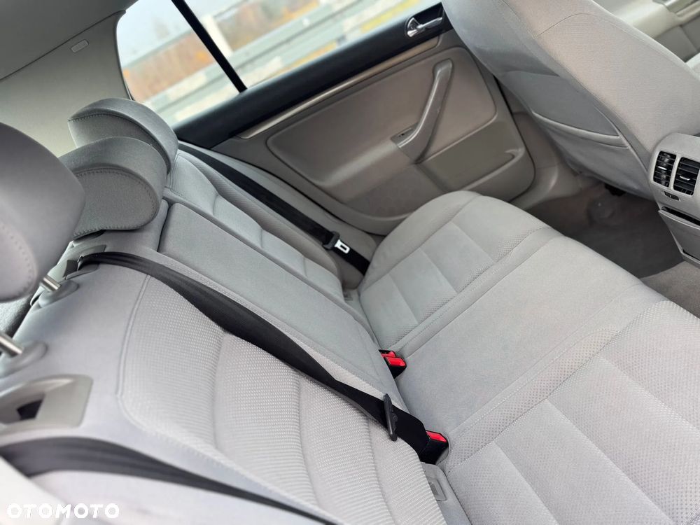 Volkswagen Golf 1.6 FSI Automatik Goal - 25