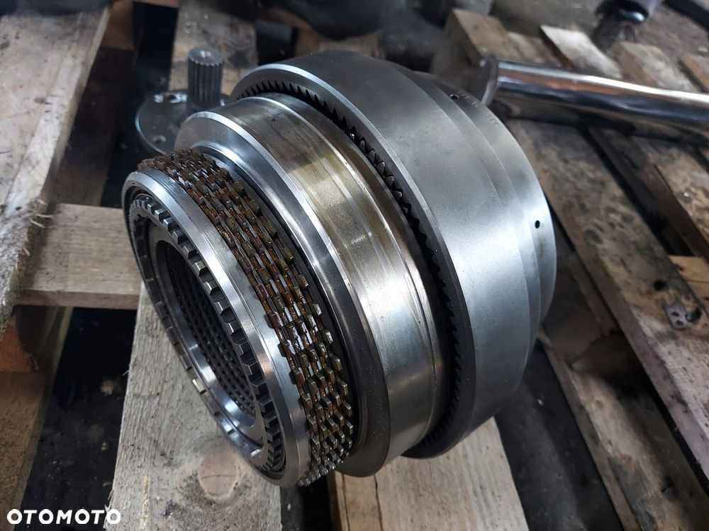 KOSZ SKRZYNI SATELITY AUTOPOWER ZF20923711163 JOHN DEERE 6195R 2017r.