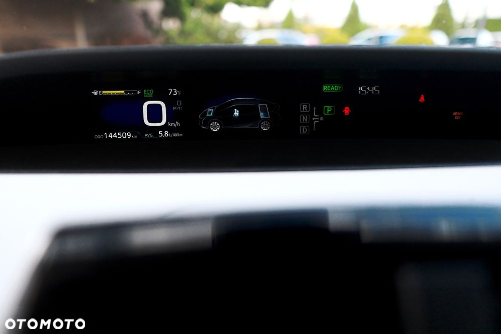 Toyota Prius (Hybrid) Executive - 32