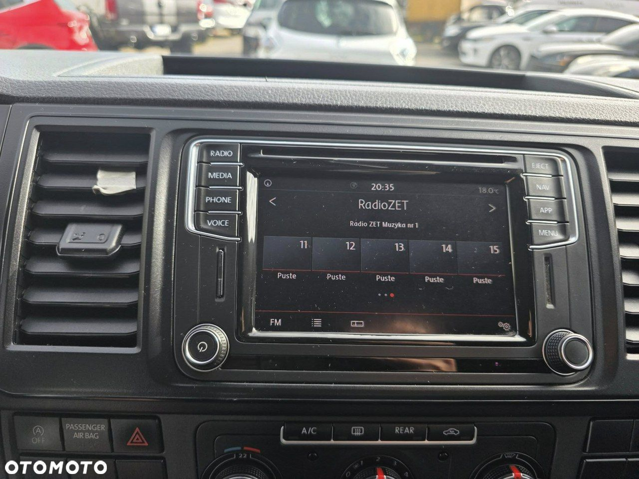 Volkswagen Multivan - 16