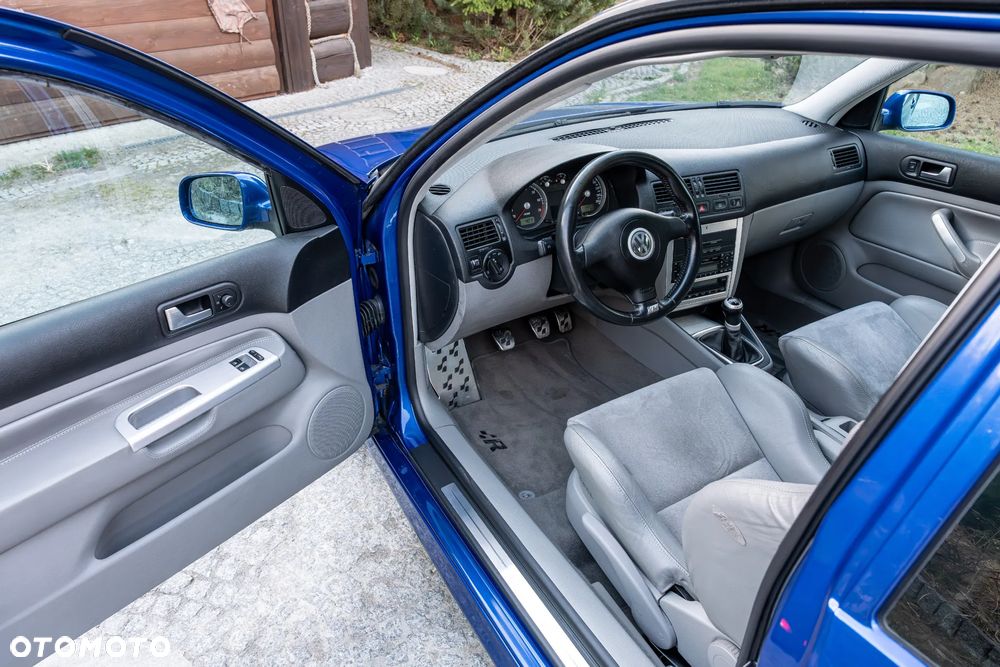 Volkswagen Golf - 24
