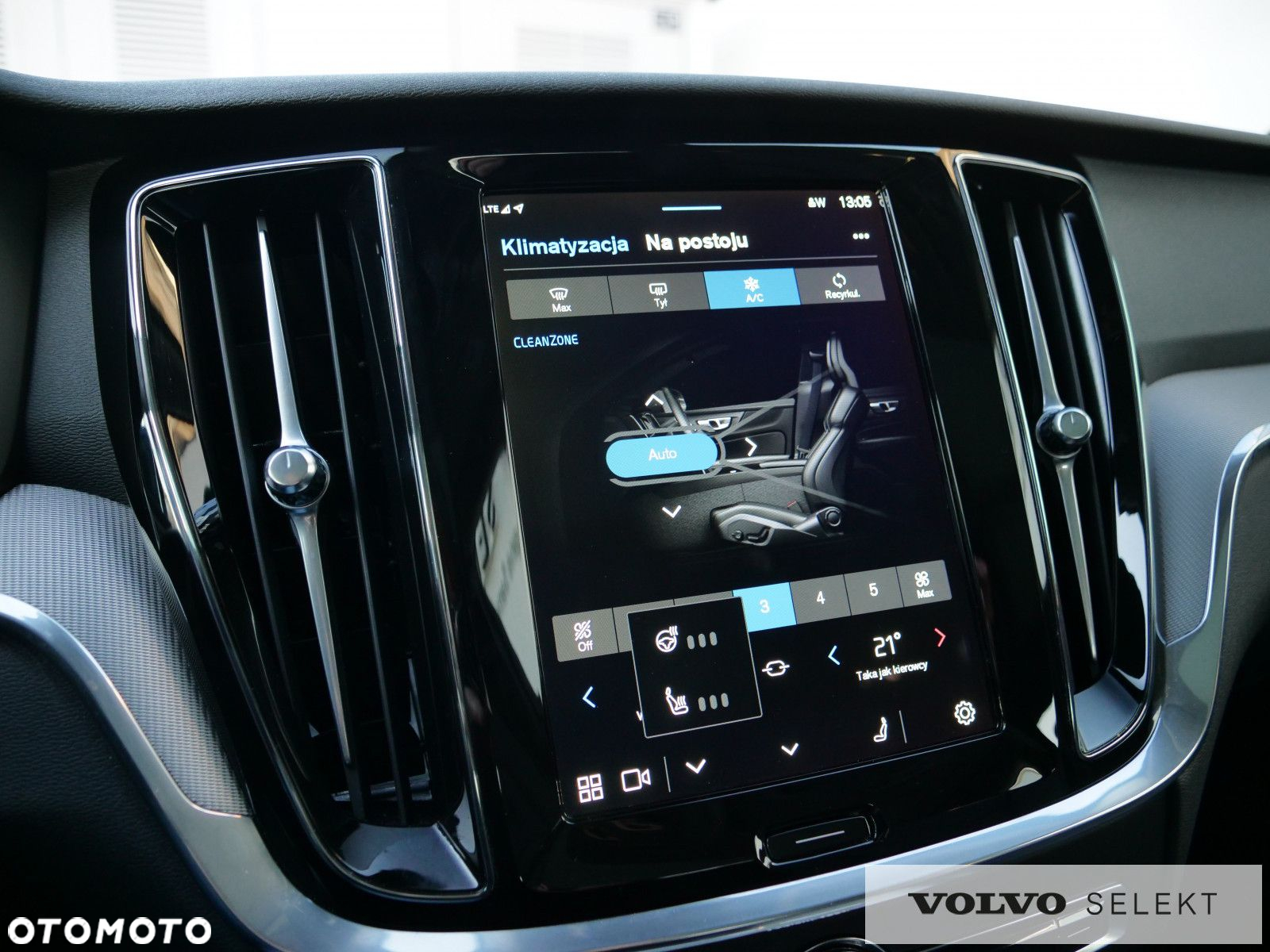 Volvo V60 Cross Country - 28
