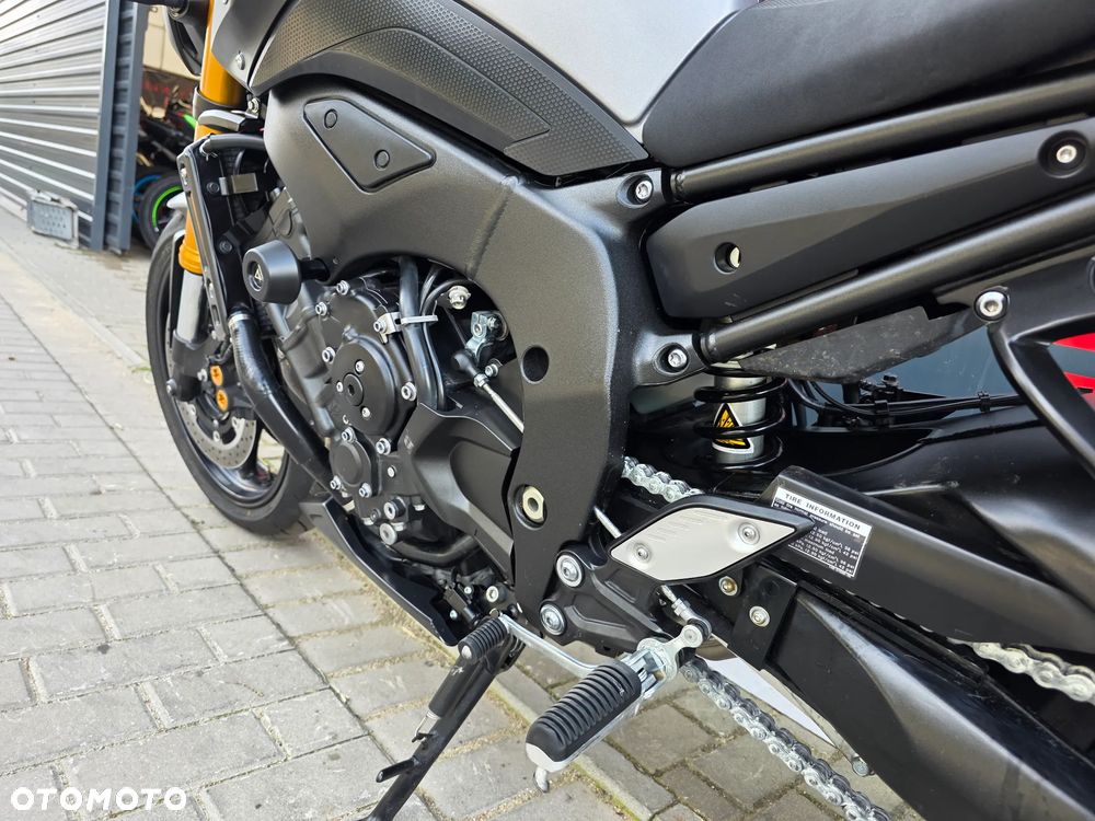 Yamaha FZ8 - 10