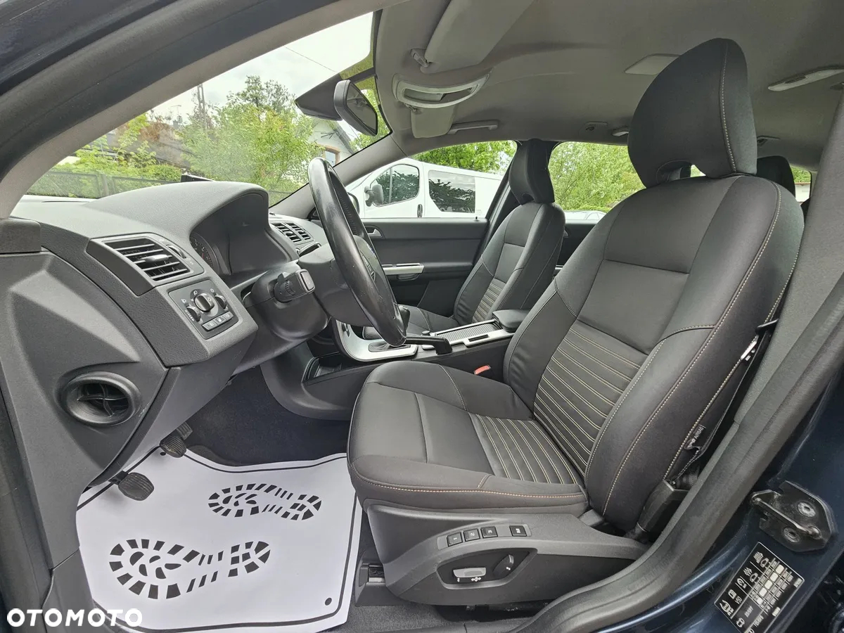Volvo V50 2.0 Momentum - 11