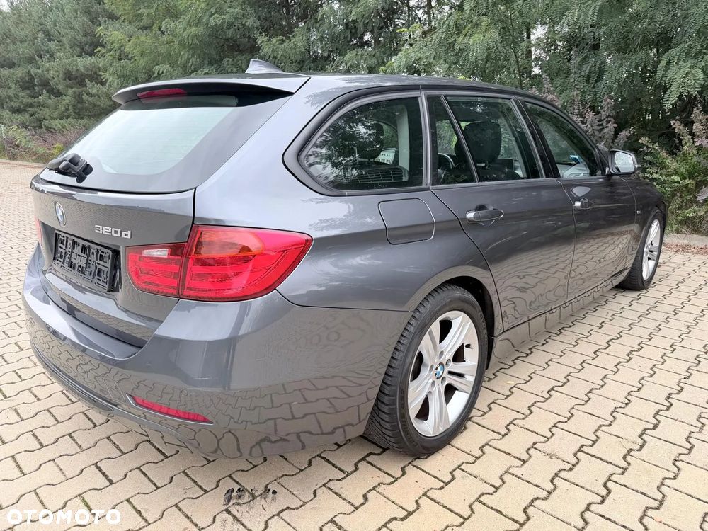 BMW Seria 3 320d Sport Line - 5