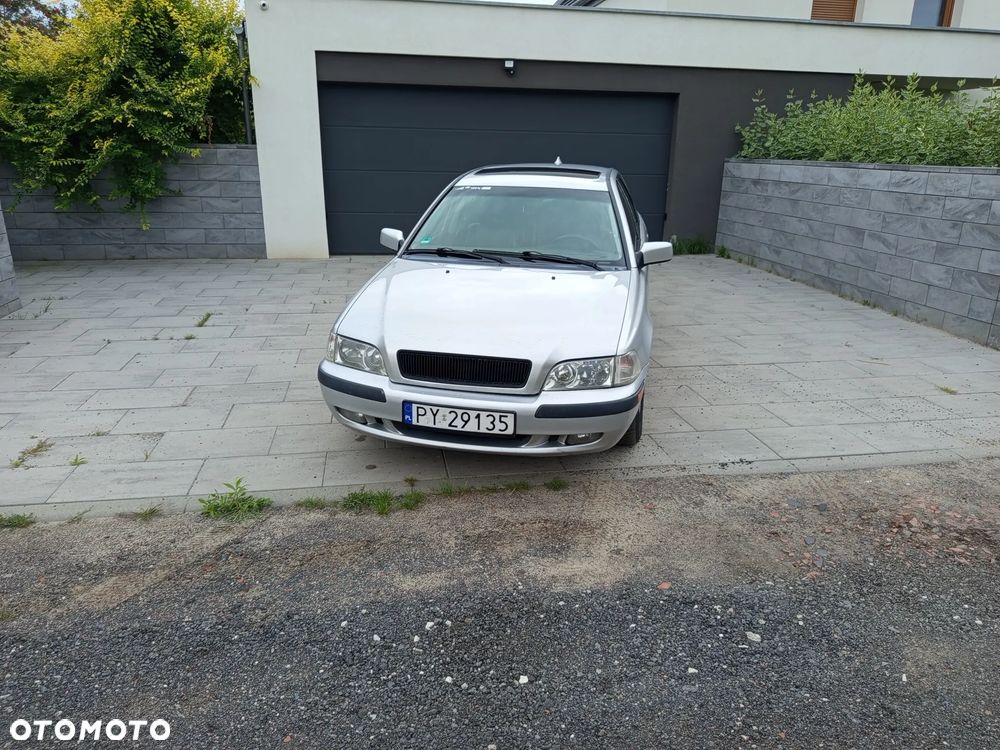 Volvo V40 1.8 '75' Elegance - 12