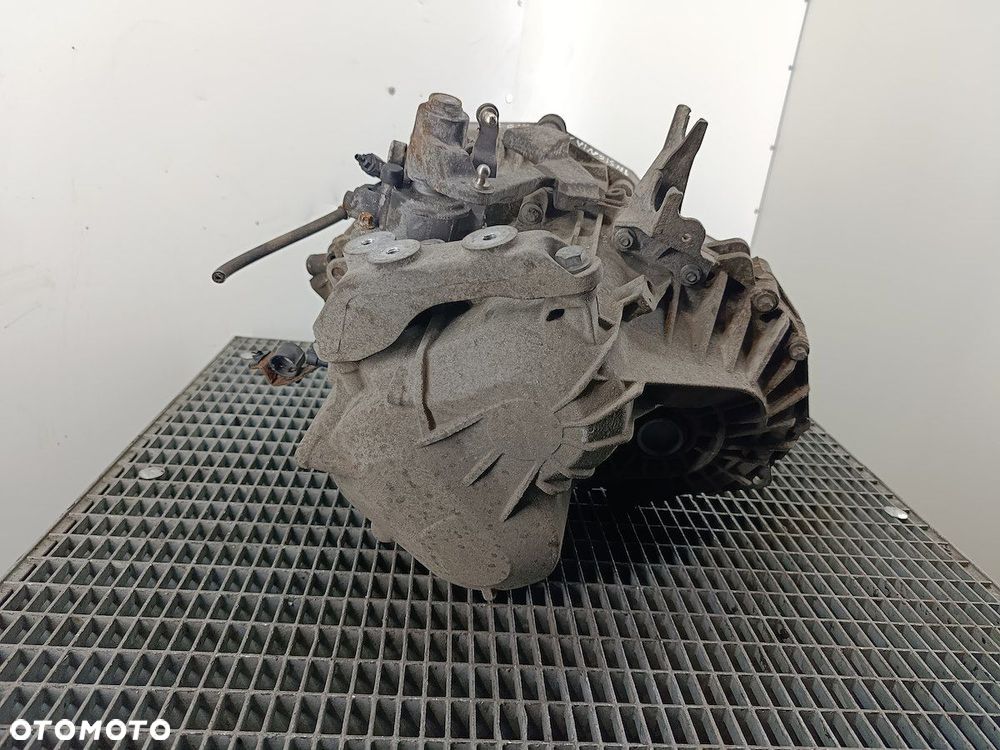 SKRZYNIA BIEGÓW MANUALNA 6 OPEL INSIGNIA A F40 2.0 16V - 5