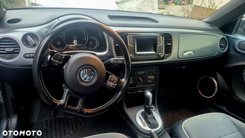 Volkswagen New Beetle - 12