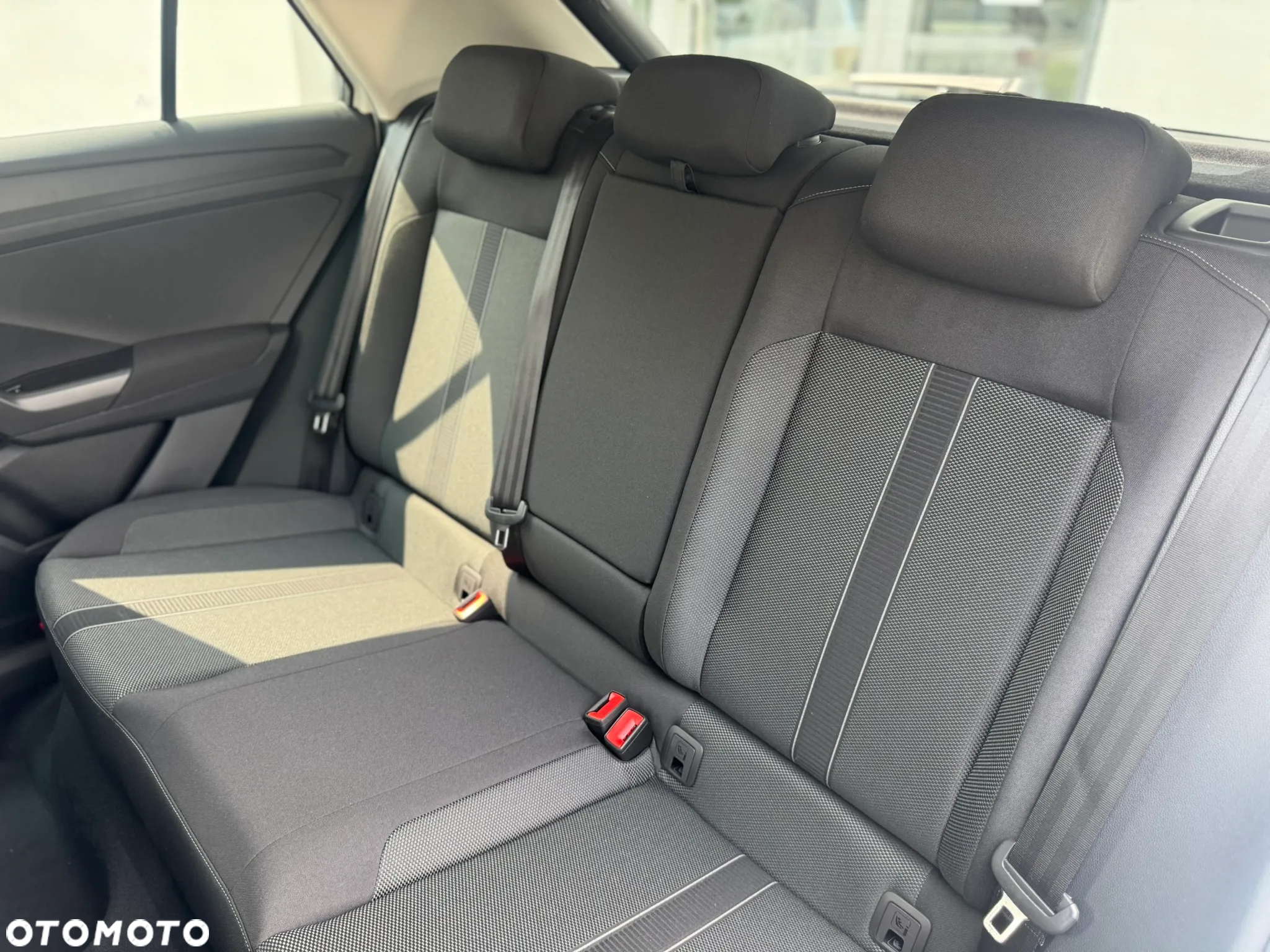 Volkswagen T-Roc 1.5 TSI Life DSG - 22